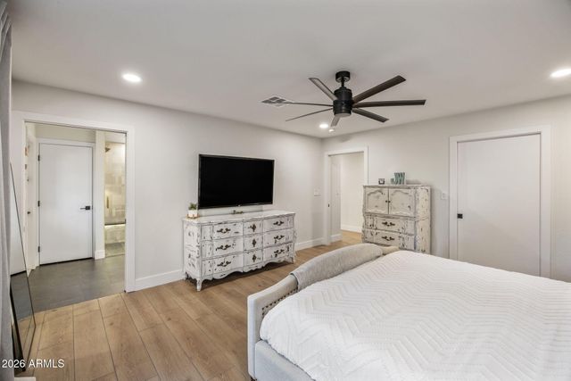 801 W GLENEAGLES Drive, Phoenix, AZ 85023