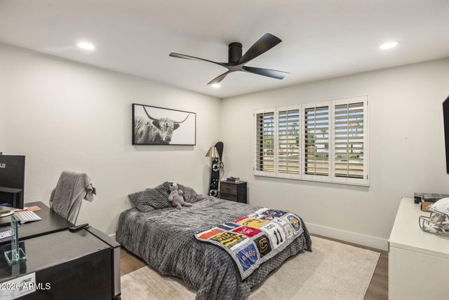801 W GLENEAGLES Drive, Phoenix, AZ 85023