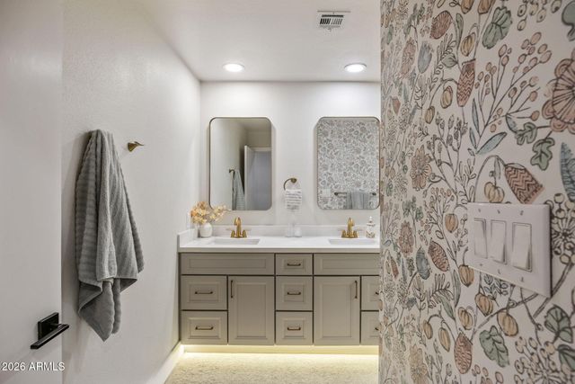 801 W GLENEAGLES Drive, Phoenix, AZ 85023