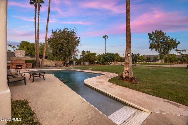 801 W GLENEAGLES Drive, Phoenix, AZ 85023