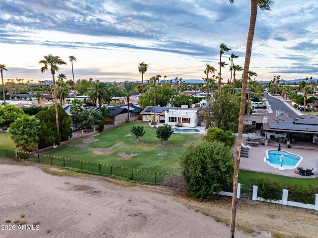 801 W GLENEAGLES Drive, Phoenix, AZ 85023