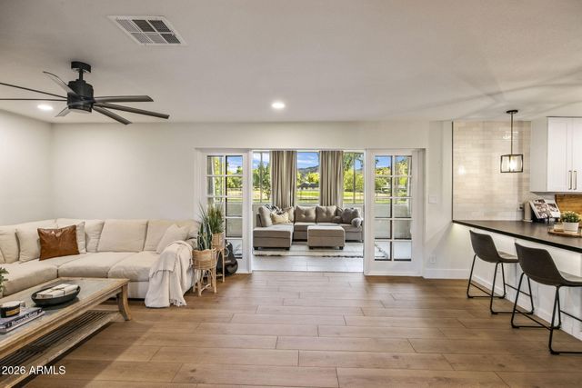 801 W GLENEAGLES Drive, Phoenix, AZ 85023
