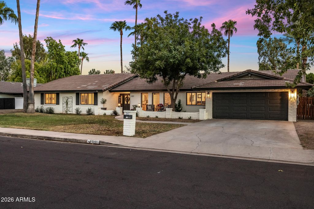 801 W GLENEAGLES Drive, Phoenix, AZ 85023 — photo 2