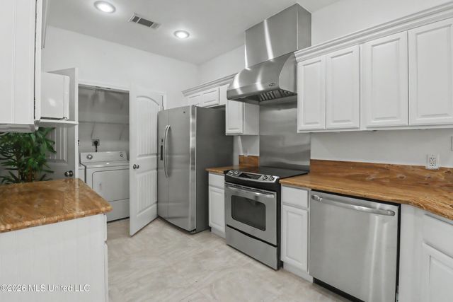 10157 S River Drive, Biloxi, MS 39532
