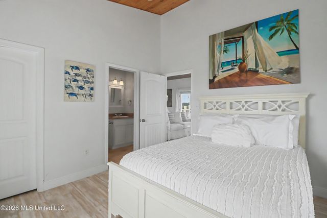 10157 S River Drive, Biloxi, MS 39532