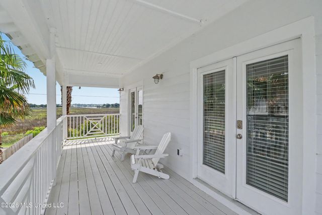 10157 S River Drive, Biloxi, MS 39532