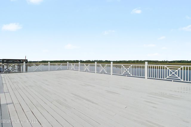 10157 S River Drive, Biloxi, MS 39532