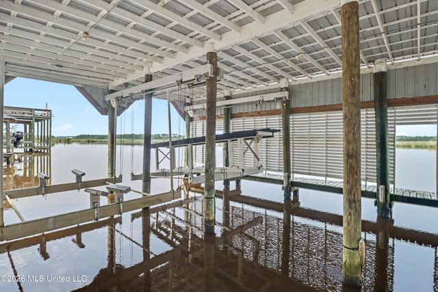 10157 S River Drive, Biloxi, MS 39532