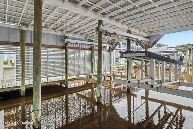 10157 S River Drive, Biloxi, MS 39532