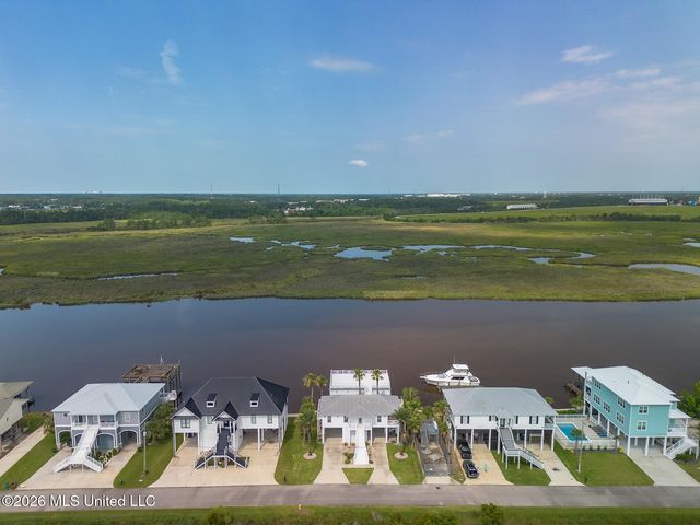 10157 S River Drive, Biloxi, MS 39532