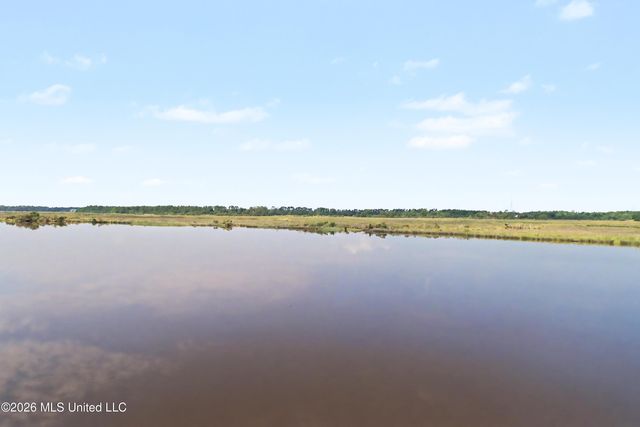10157 S River Drive, Biloxi, MS 39532