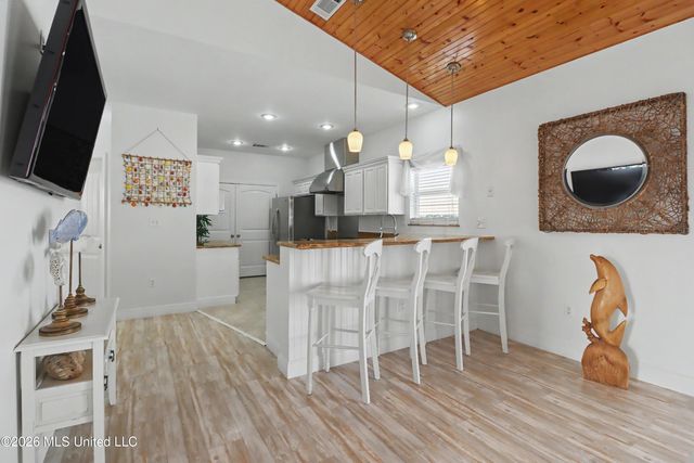 10157 S River Drive, Biloxi, MS 39532