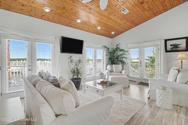10157 S River Drive, Biloxi, MS 39532