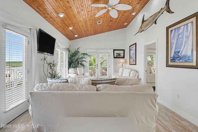 10157 S River Drive, Biloxi, MS 39532