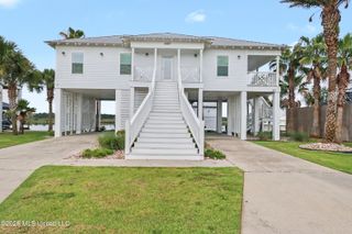 10157 S River Drive, Biloxi, MS 39532