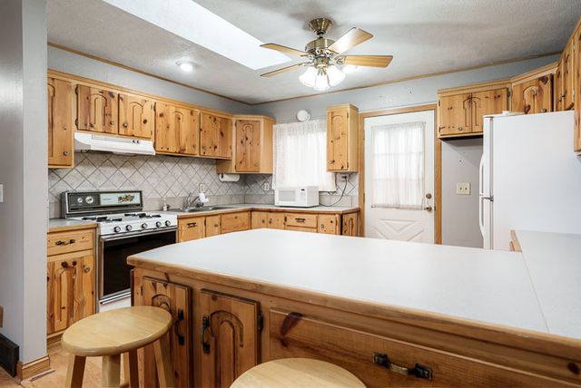 1126 COLUMBIA Avenue, Belvidere, IL 61008