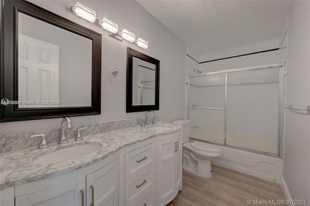 3673 W Valley Green Dr 42, Davie, FL 33328