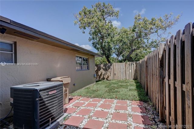 3673 W Valley Green Dr 42, Davie, FL 33328