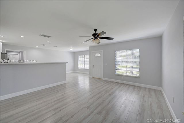 3673 W Valley Green Dr 42, Davie, FL 33328
