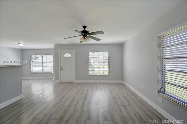 3673 W Valley Green Dr 42, Davie, FL 33328