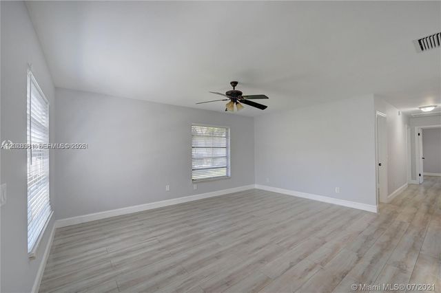 3673 W Valley Green Dr 42, Davie, FL 33328