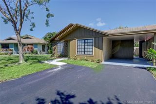 3673 W Valley Green Dr 42, Davie, FL 33328