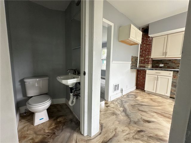 72 Charleston Avenue, Tonawanda, NY 14217