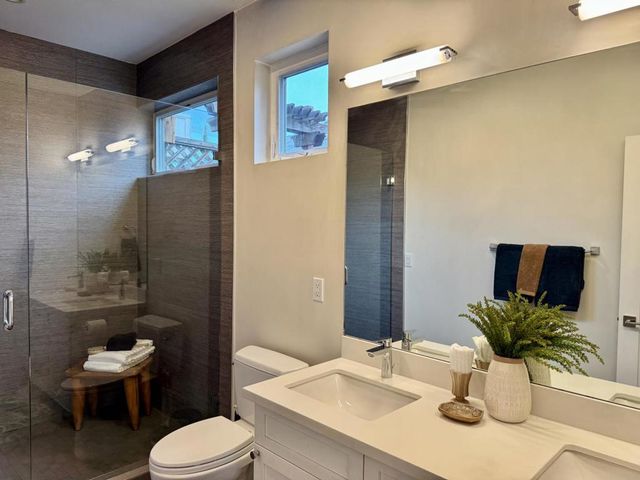 16 Hillview Avenue, Redwood City, CA 94062