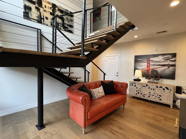 16 Hillview Avenue, Redwood City, CA 94062