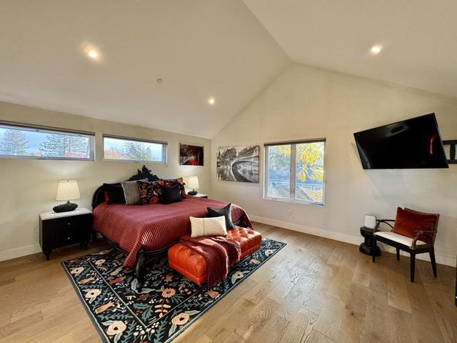 16 Hillview Avenue, Redwood City, CA 94062