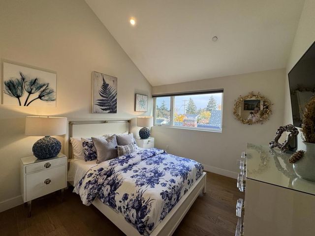 16 Hillview Avenue, Redwood City, CA 94062