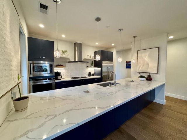 16 Hillview Avenue, Redwood City, CA 94062