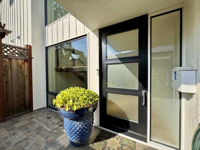 16 Hillview Avenue, Redwood City, CA 94062