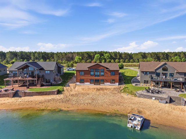 W5772 Island View Drive, New Lisbon, WI 53950