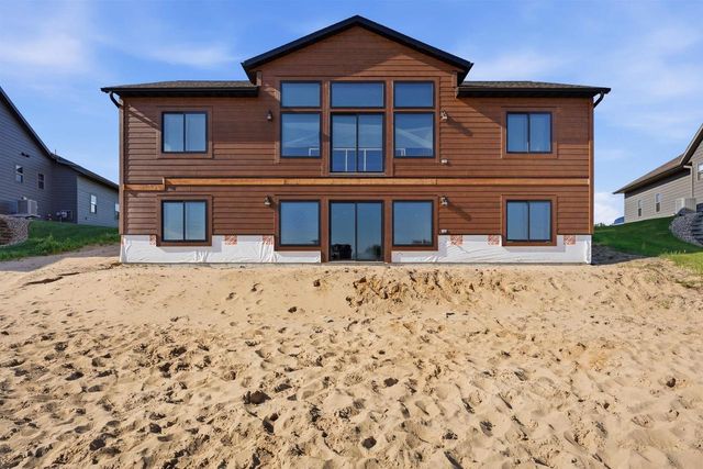 W5772 Island View Drive, New Lisbon, WI 53950