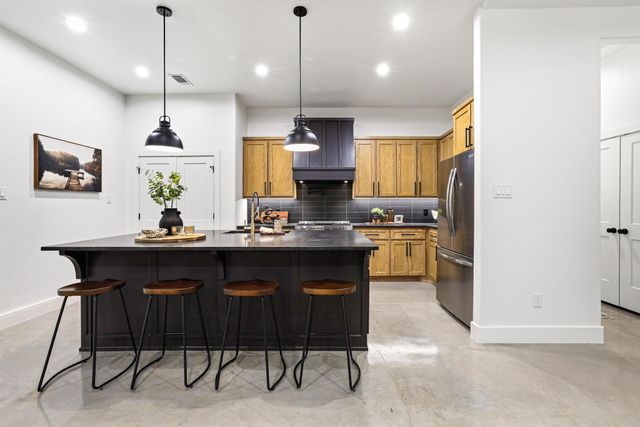 1838 S Park Avenue, Denison, TX 75020