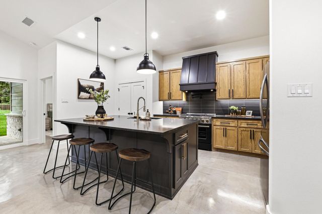 1838 S Park Avenue, Denison, TX 75020