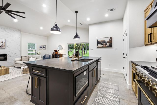 1838 S Park Avenue, Denison, TX 75020