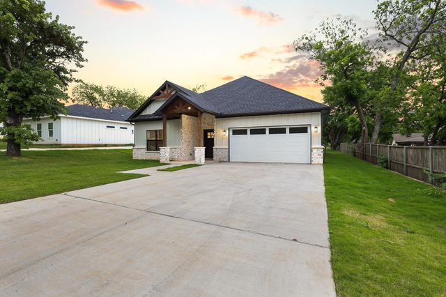 1838 S Park Avenue, Denison, TX 75020