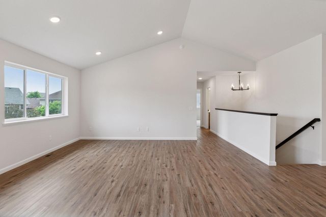 4944 River Oaks Road, Rockford, MN 55373