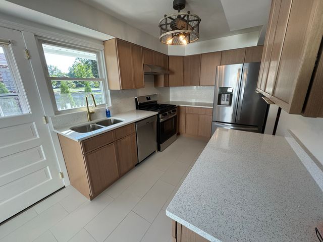 709 W Glencoe Road, Palatine, IL 60067