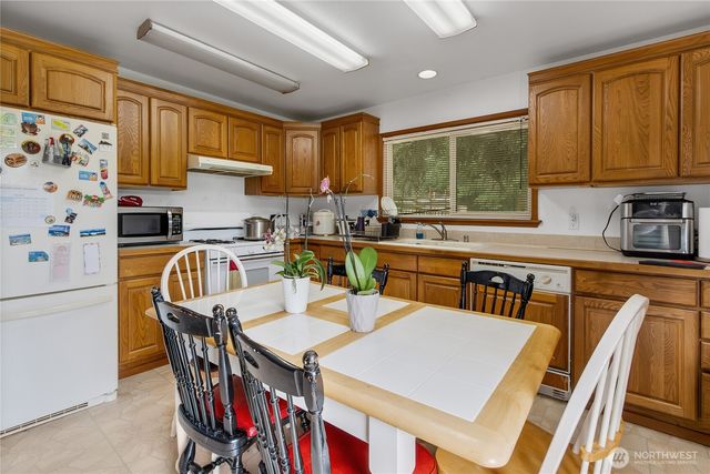 41019 Dean Kreger Road E, Eatonville, WA 98328