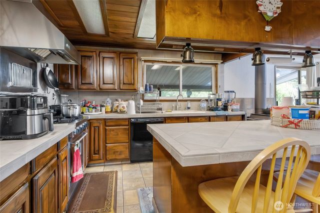 41019 Dean Kreger Road E, Eatonville, WA 98328
