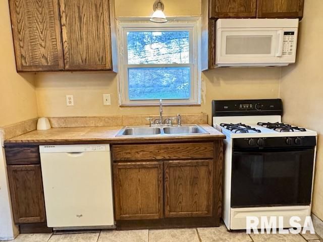 635 8TH Avenue South, Clinton, IA 52732