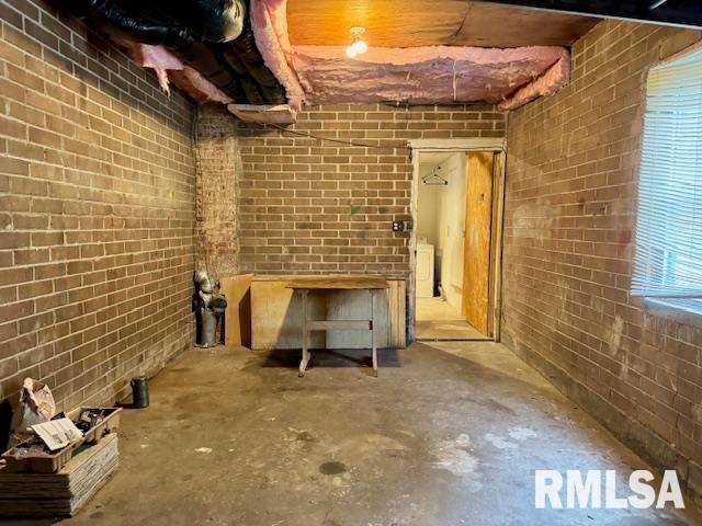 635 8TH Avenue South, Clinton, IA 52732