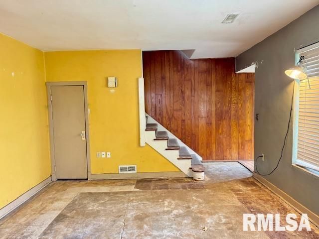 635 8TH Avenue South, Clinton, IA 52732