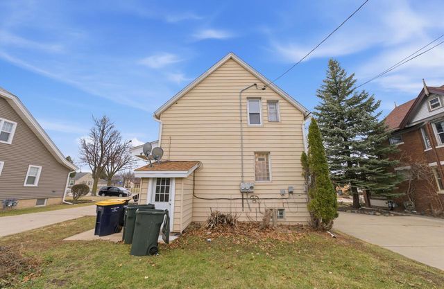 2316 S 84th STREET, West Allis, WI 53227