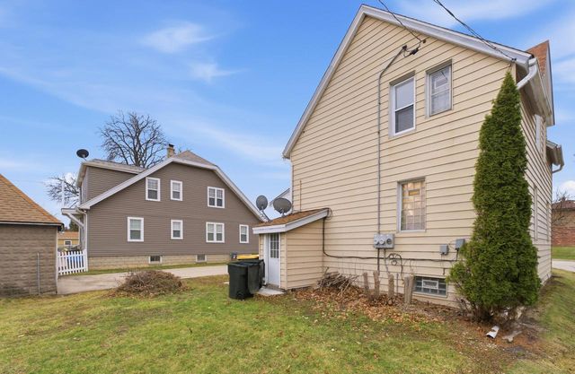 2316 S 84th STREET, West Allis, WI 53227