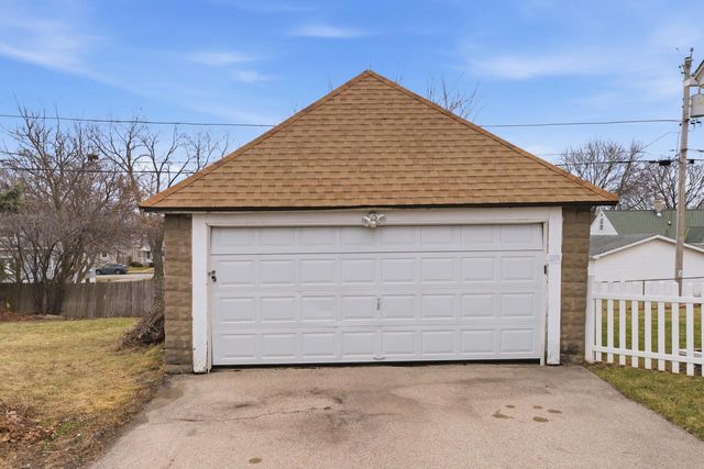 2316 S 84th STREET, West Allis, WI 53227
