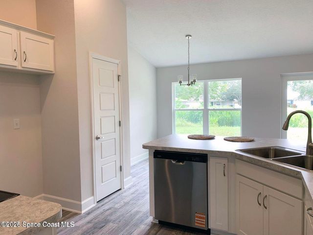 820 De Groodt Road SW, Palm Bay, FL 32908